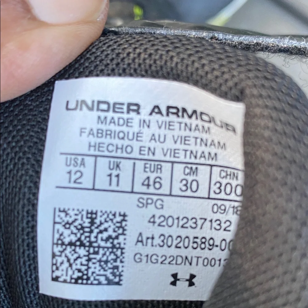 Under Armour Black and Lime High-Top Baseball Cleats Men  Size 12